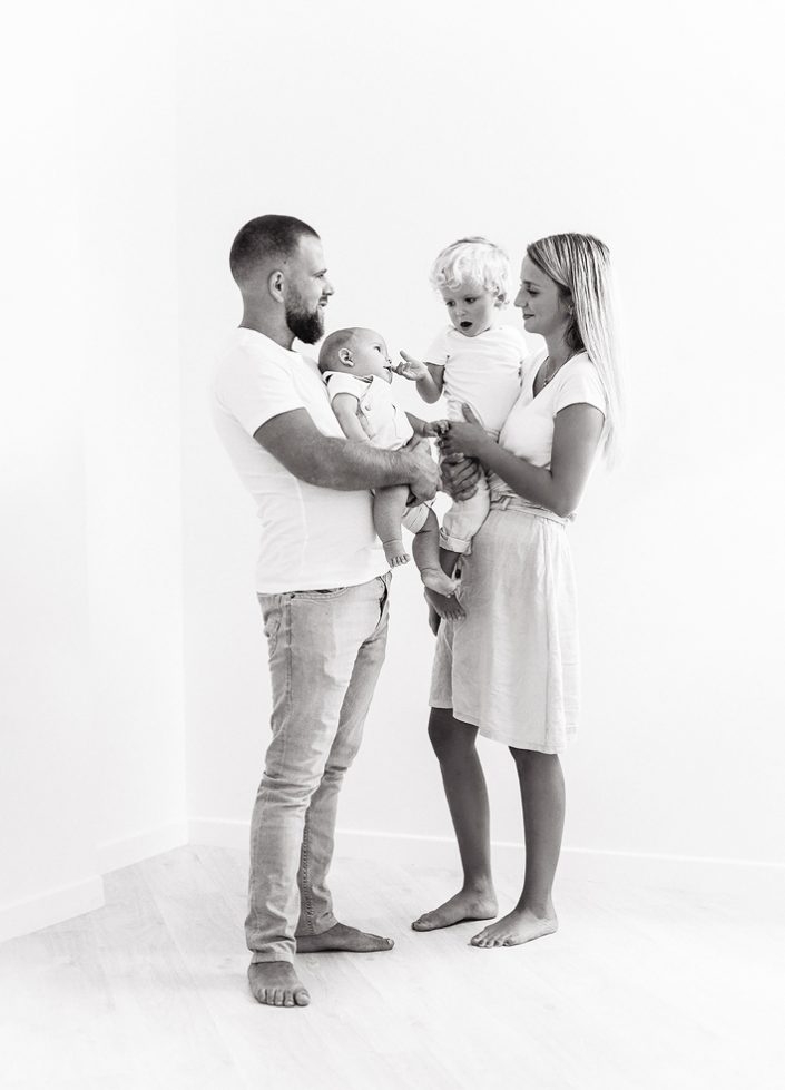 photographe famille noir et blanc lyon